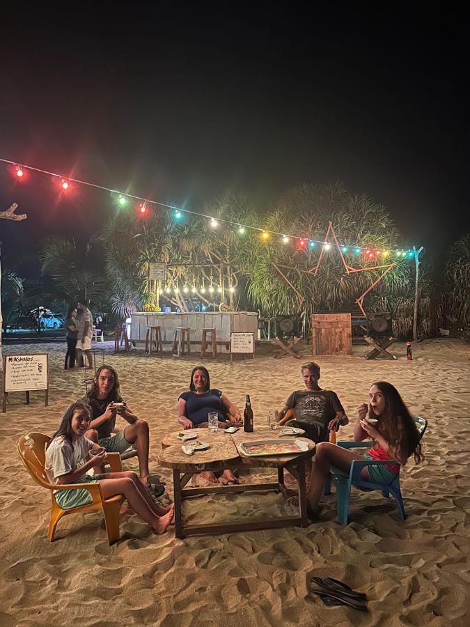 Surfing Beach Nilaveli تريكونامالاي المظهر الخارجي الصورة