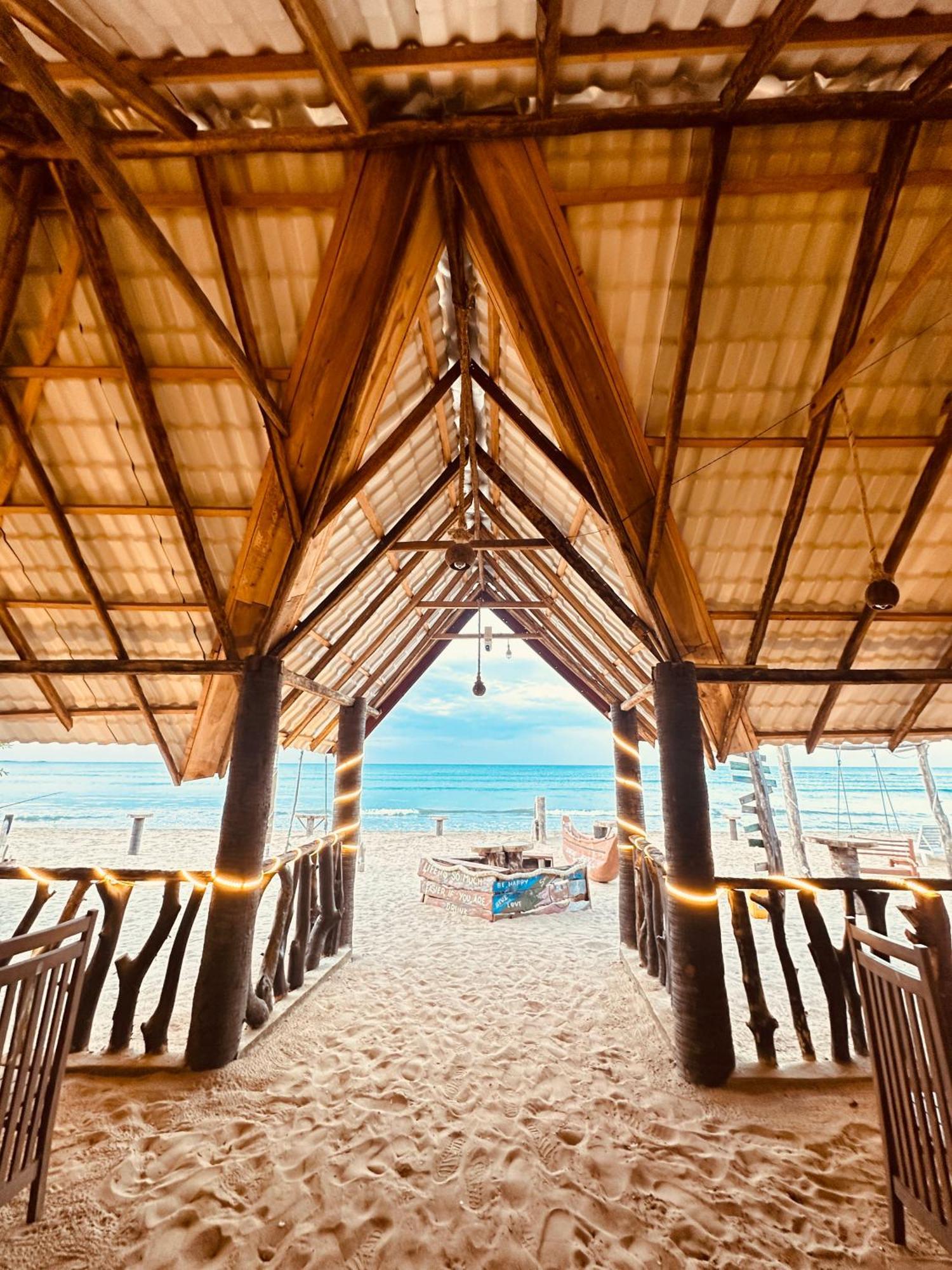 Surfing Beach Nilaveli تريكونامالاي المظهر الخارجي الصورة